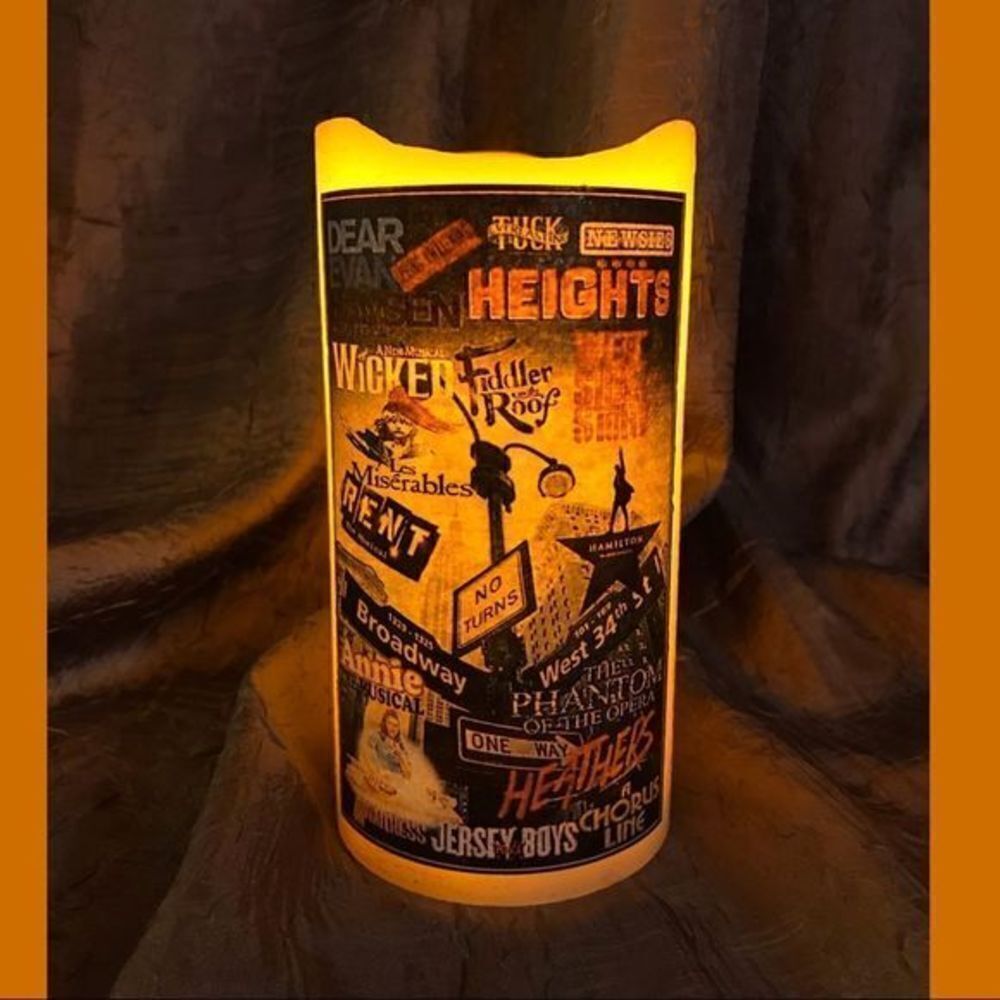 *30off3* NWOT. Flameless Broadway Musical Theater Candle w Timer